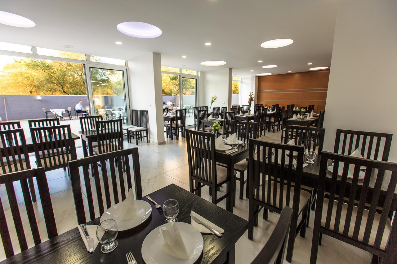 Scandinavian Hotel - Ulcinj Ulqin Extérieur photo